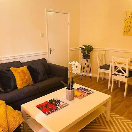 Superb And Comfortable 3Bd Home In ดาเกนแนม ภายนอก รูปภาพ