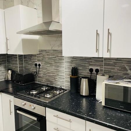 Superb And Comfortable 3Bd Home In ดาเกนแนม ภายนอก รูปภาพ