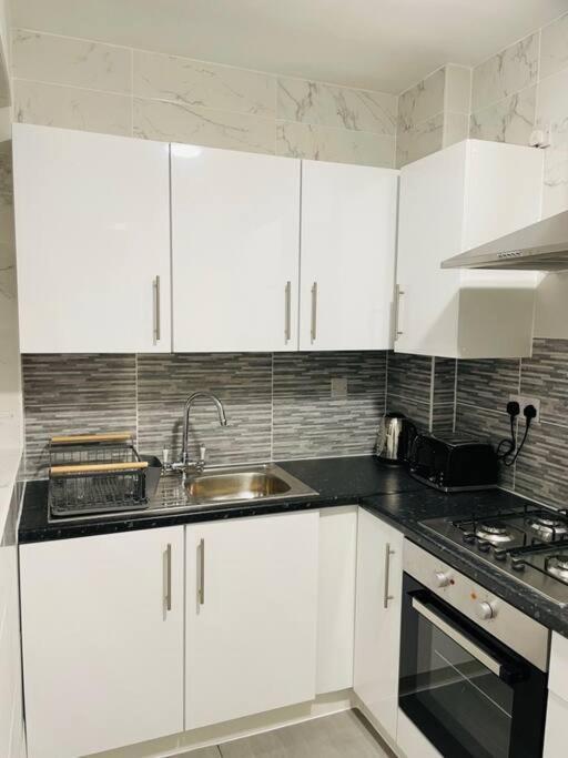 Superb And Comfortable 3Bd Home In ดาเกนแนม ภายนอก รูปภาพ