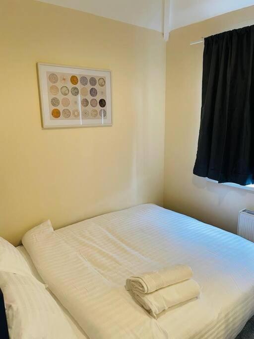 Superb And Comfortable 3Bd Home In ดาเกนแนม ภายนอก รูปภาพ