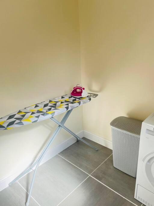 Superb And Comfortable 3Bd Home In ดาเกนแนม ภายนอก รูปภาพ